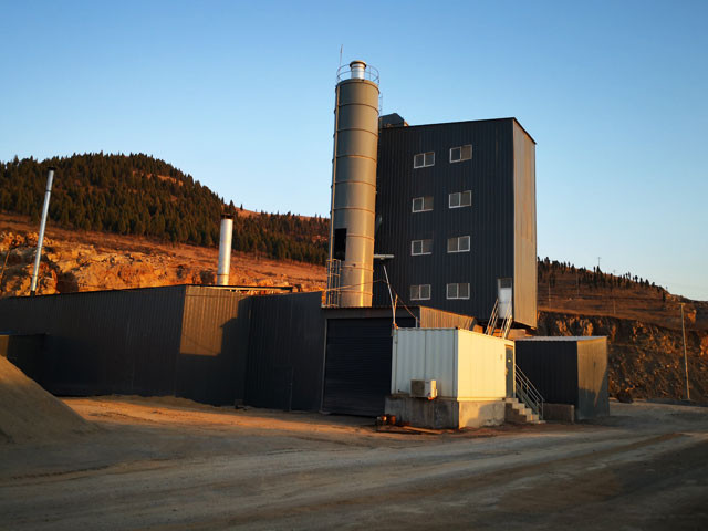 環(huán)保型LB2000瀝(lì)青攪拌(bàn)站