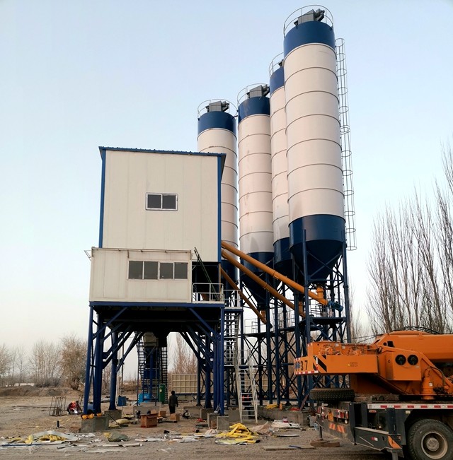 大(da)型混凝(níng)土攪拌(bàn)站的工(gong)作效率(lǜ)低産量(liang)低怎麽(me)辦？